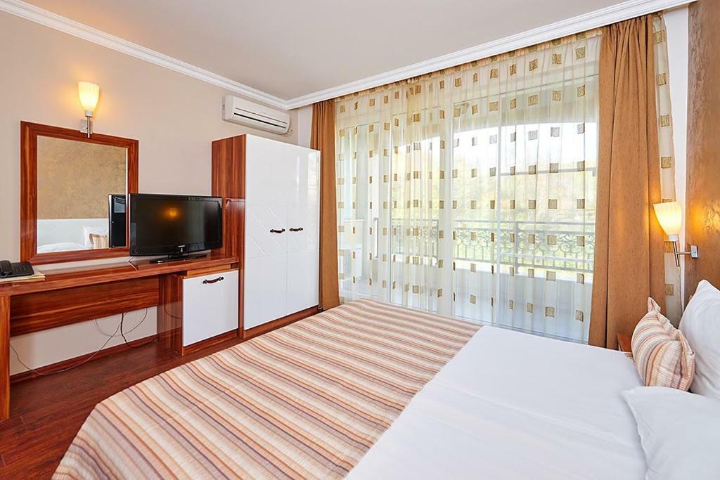Penelopa Palace Apart Hotel & SPA Pomorie Exterior foto